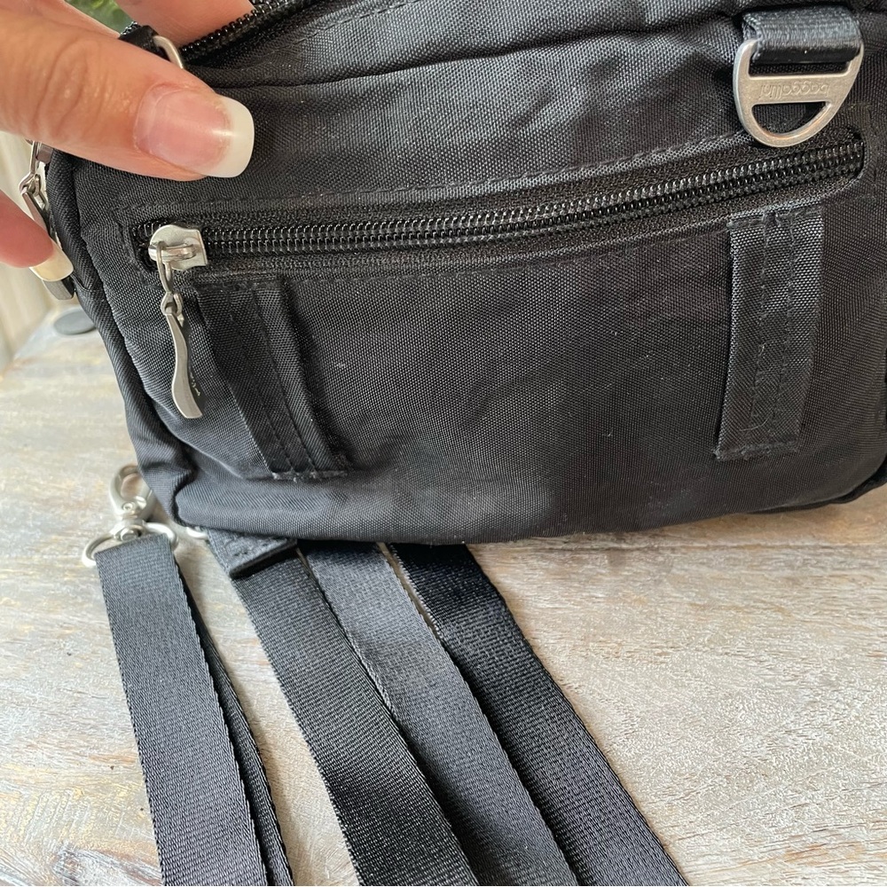 Baggallini black canvas Crossbody small bag - Picture 8 of 12